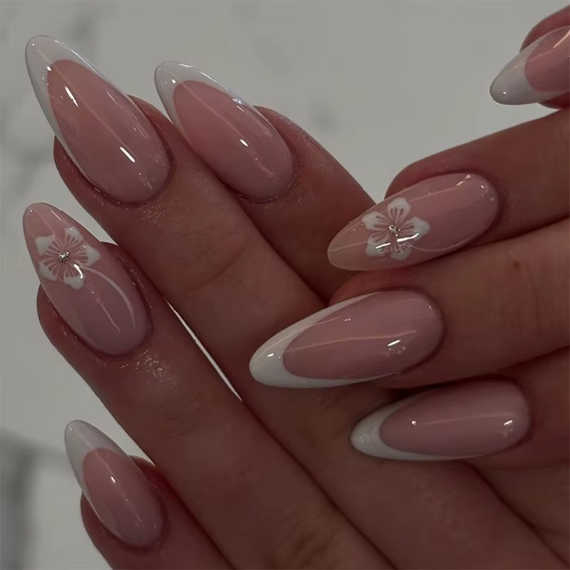 Faux ongles longs à porter