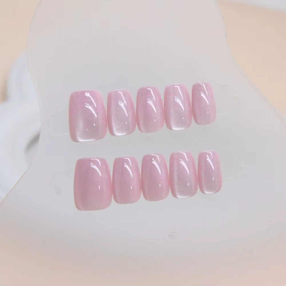Faux ongles carrés longs à la mode