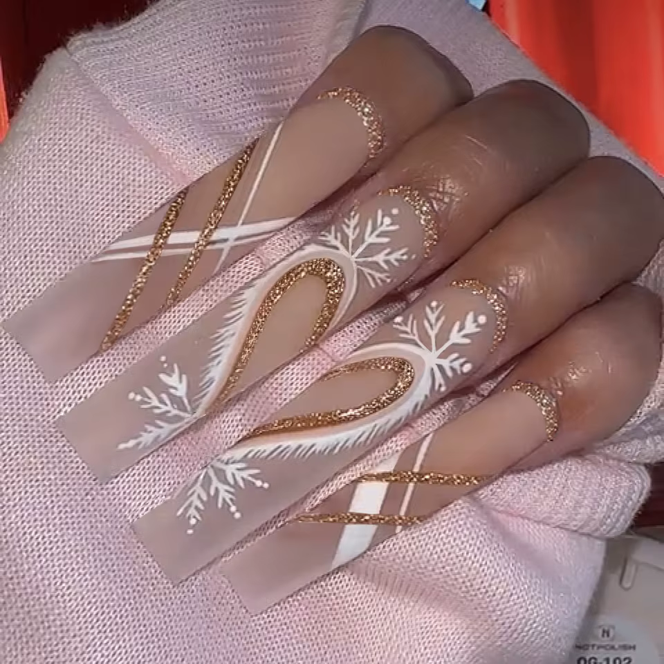 Faux ongles mi-longs pour fête de noël