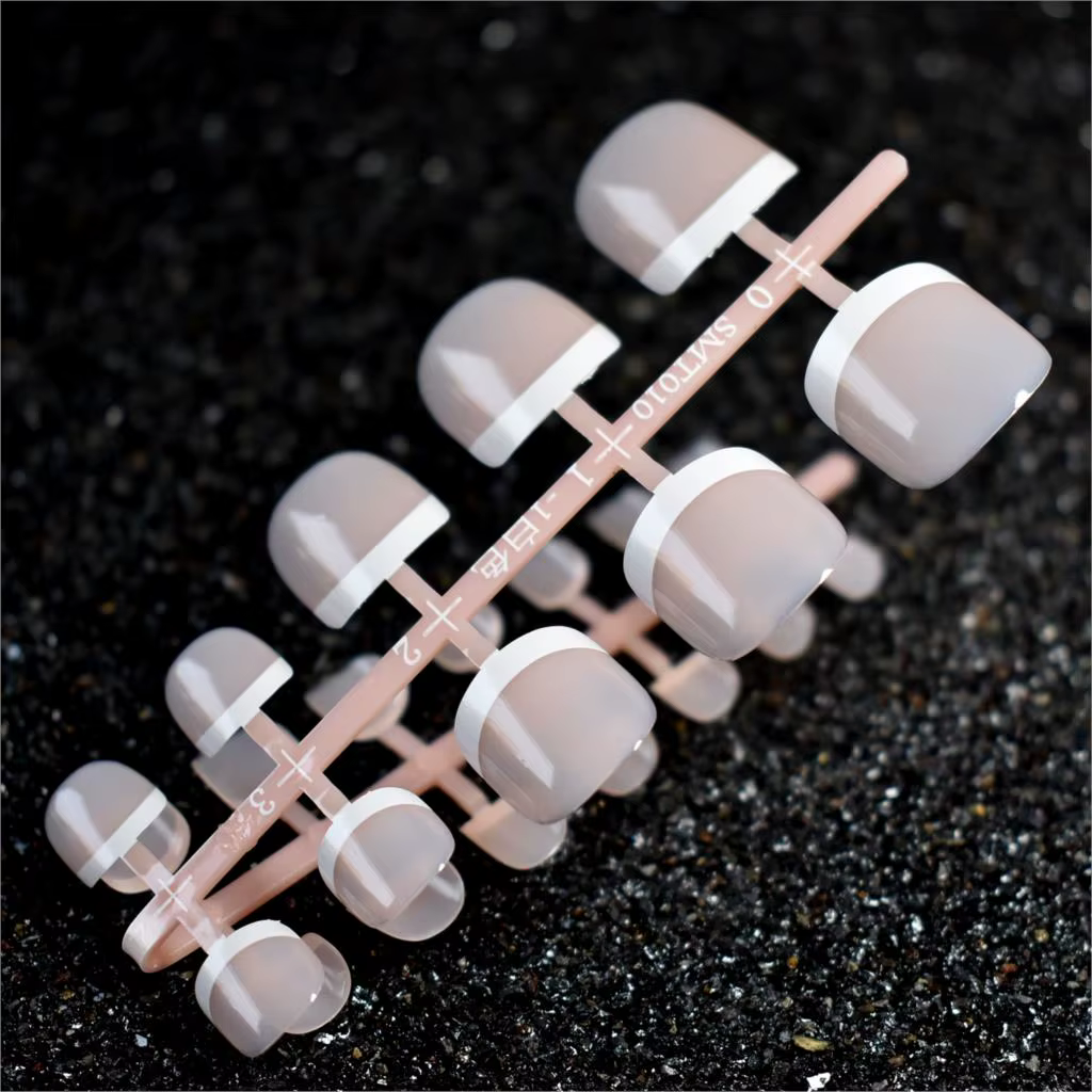 Faux ongles français Beige et blanc