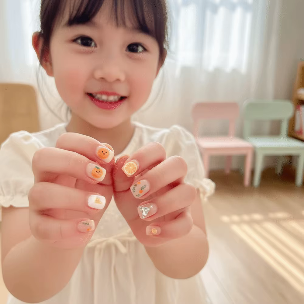 Nouvelles Faux Ongles Adhésifs Mignons pour Enfants