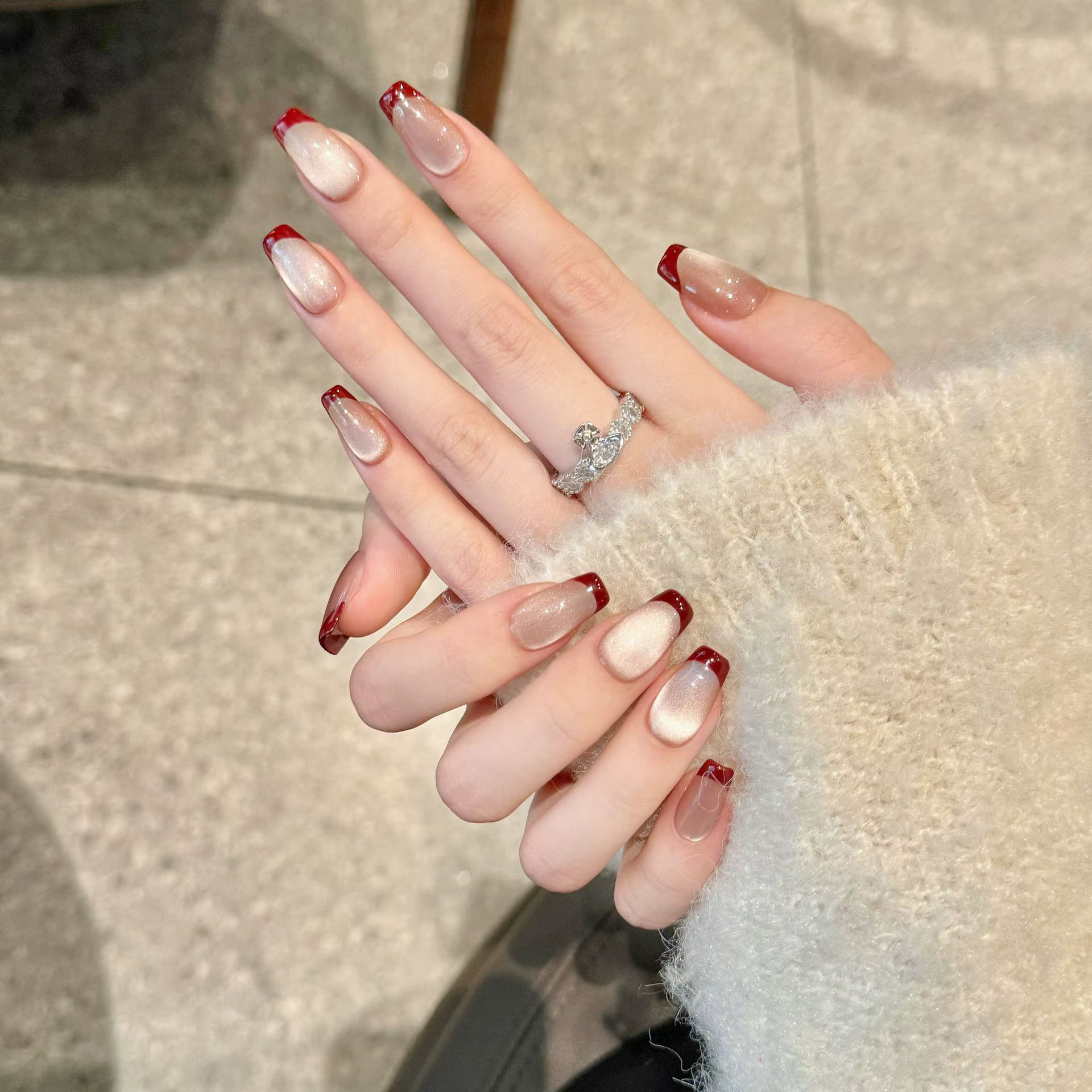 Faux ongles français courts faits à la main