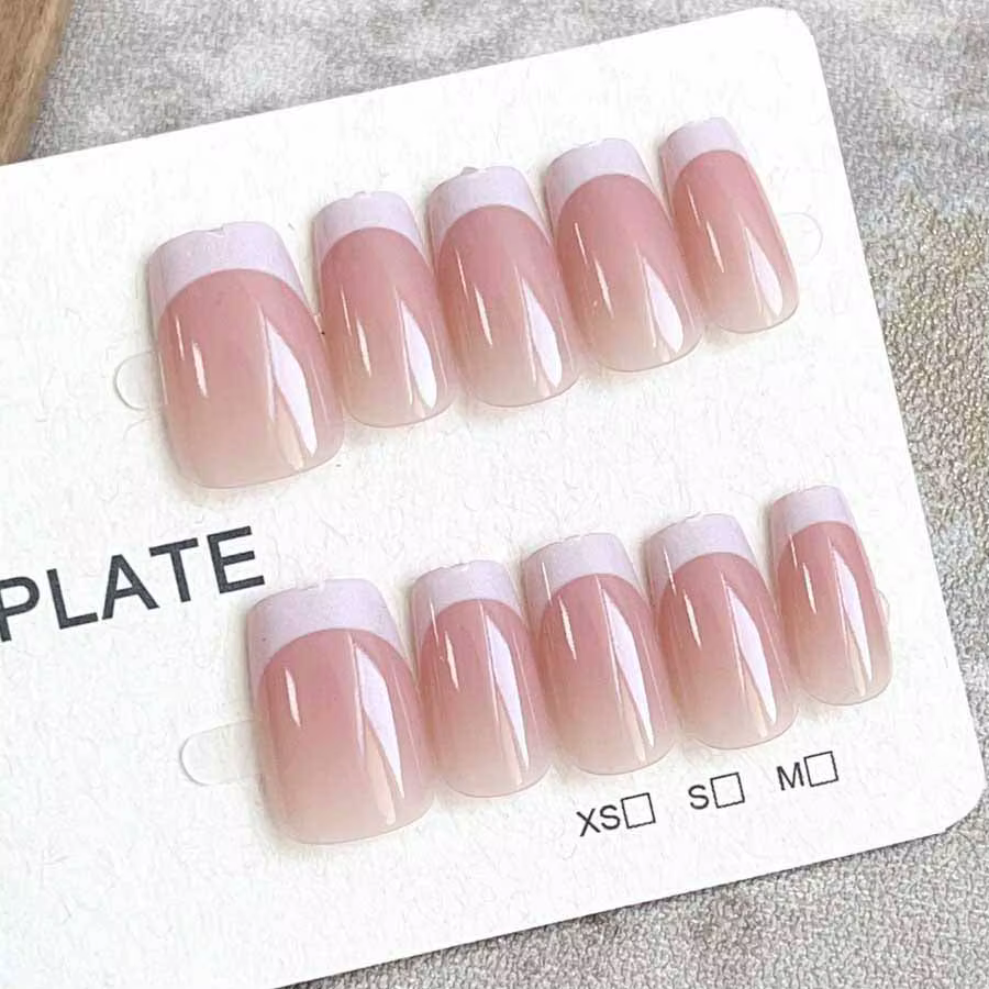 Faux ongles français blancs