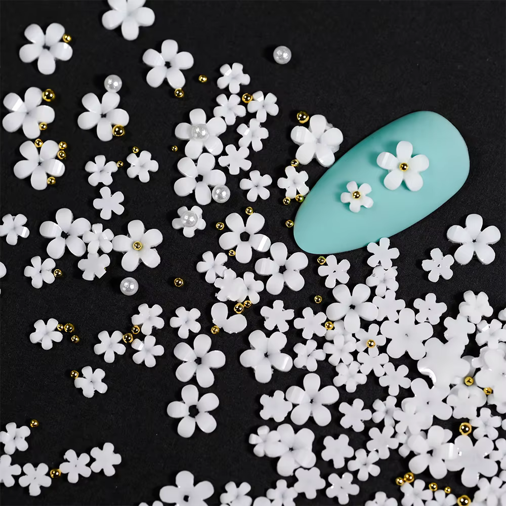 Décorations pour ongles en forme de fleur acrylique blanche 3D