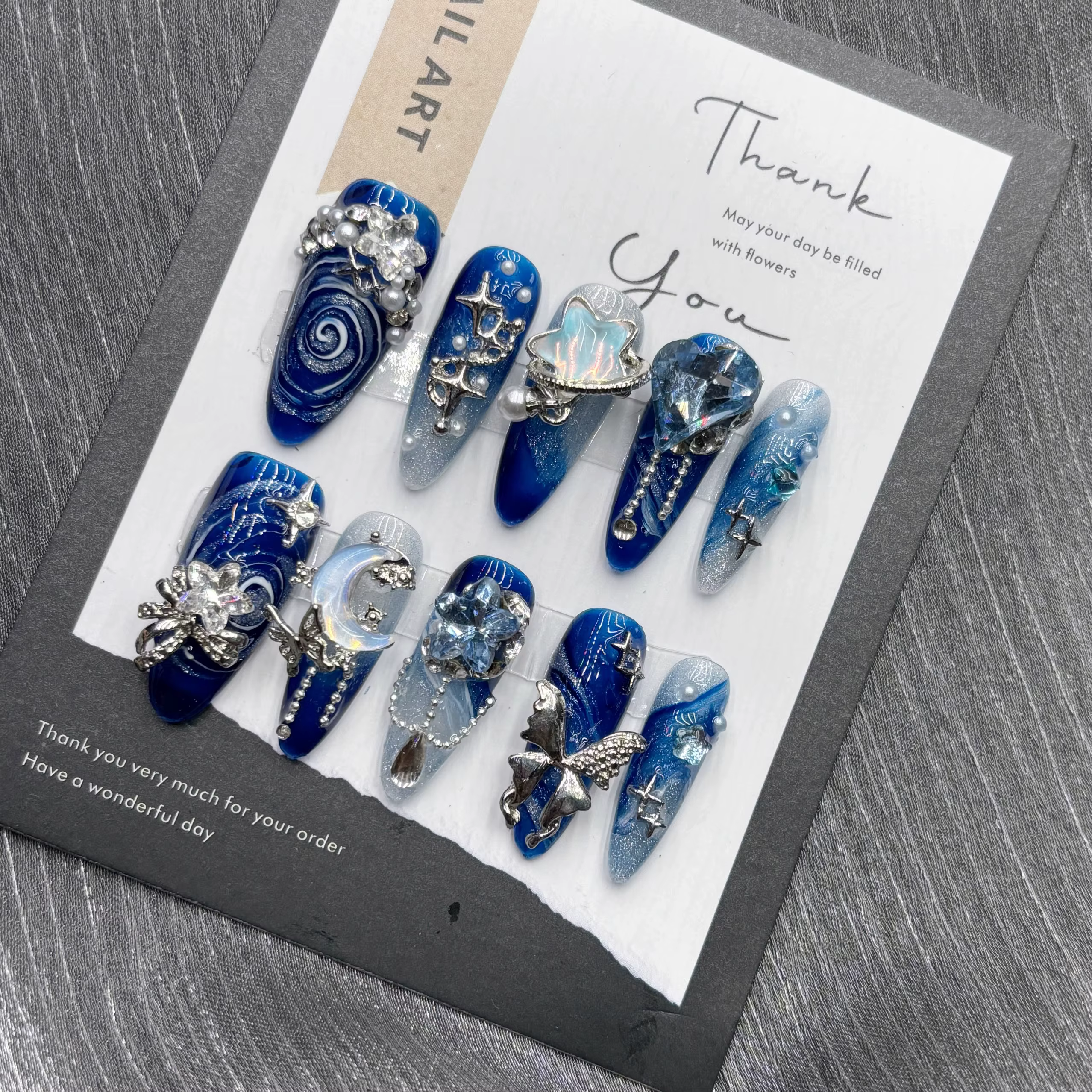 10 pièces de haute qualité à la main presse sur les ongles Simple et élégant bleu Royal profondeur doux et gracieux Stick-on Nail Art rétro