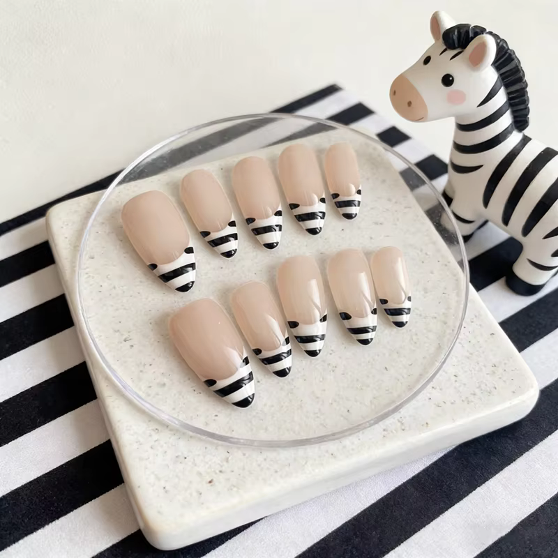 10 faux ongles à presser faits main