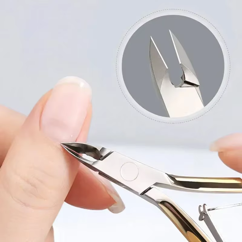 Ciseaux professionnels pour cuticules et ongles