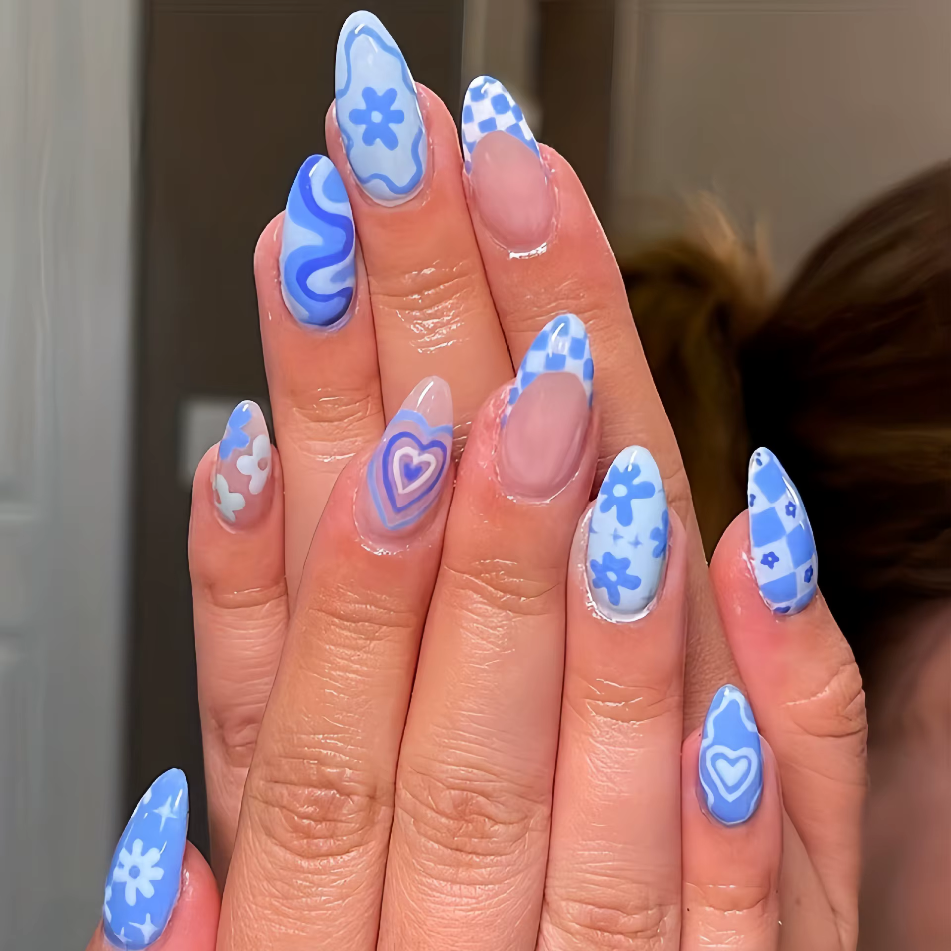 Faux ongles en forme de cœur bleu ciel
