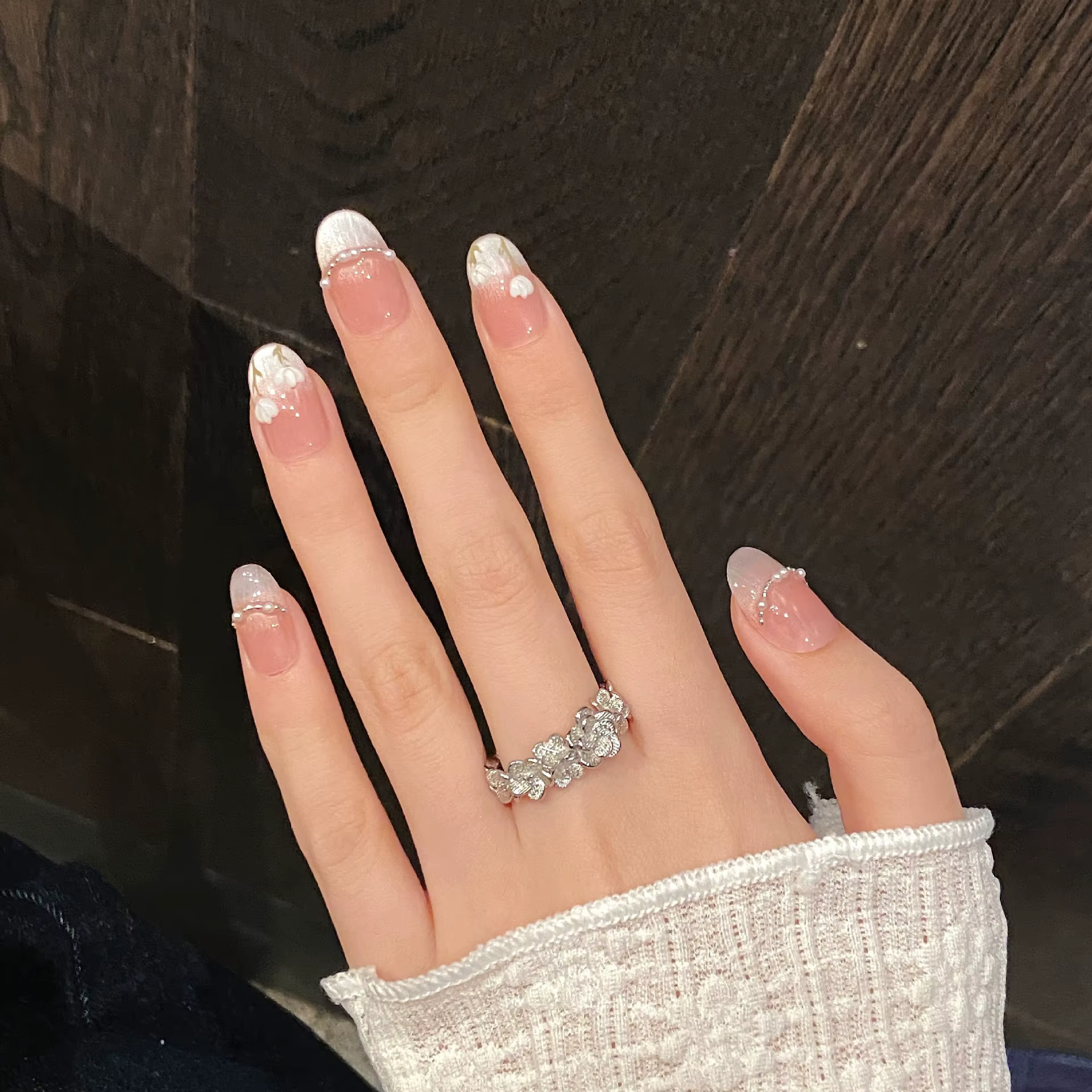 Patchs pour faux ongles tulipe peints à la main