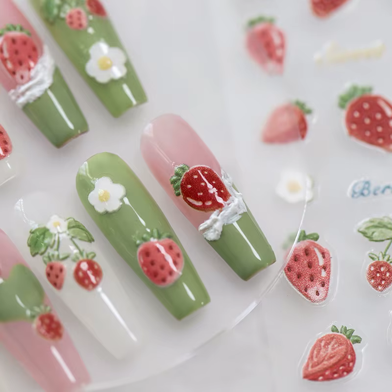 Autocollants pour ongles 5D fraise