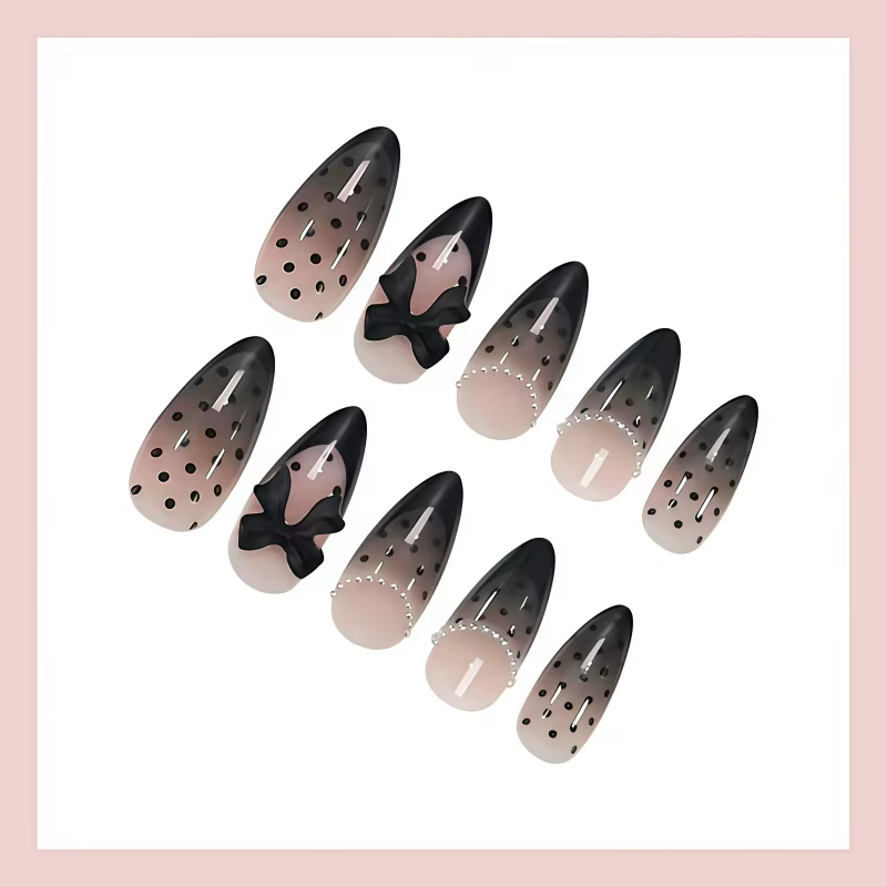 24 faux ongles noirs à pois