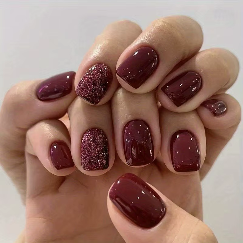 Faux ongles carrés courts et brillants