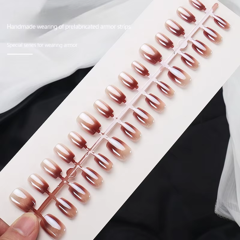 24 faux ongles courts marron œil de chat avec breloques pour filles