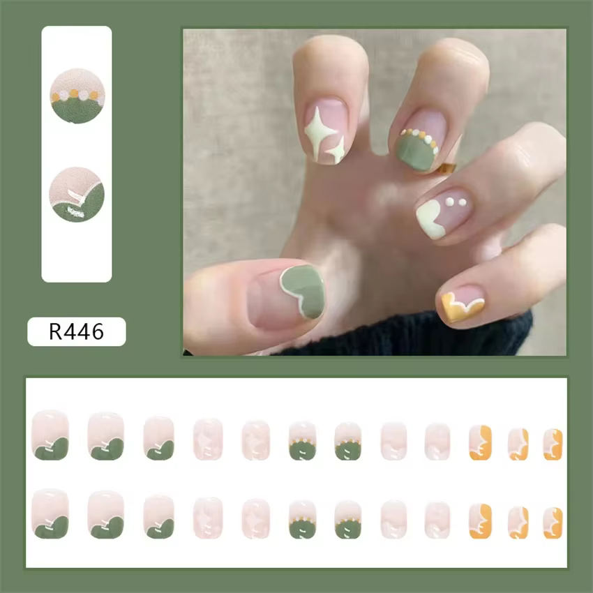 Faux ongles adhésifs faits à la main