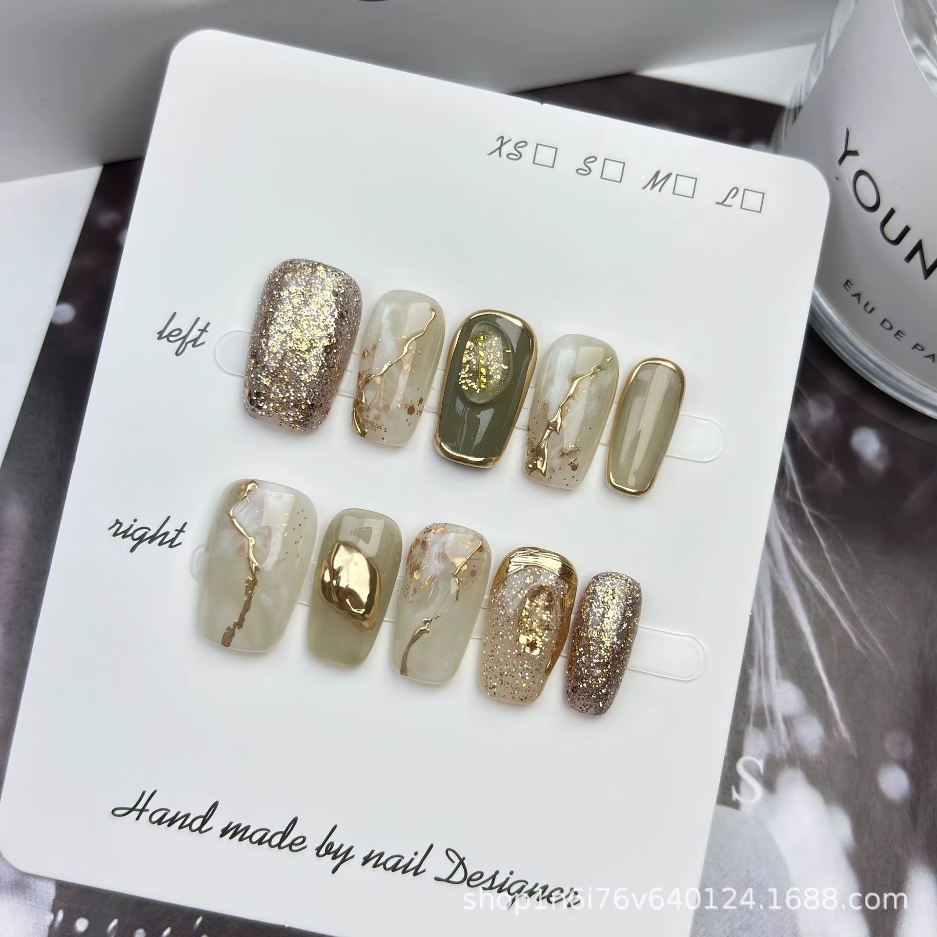 Faux ongles mats faits à la main