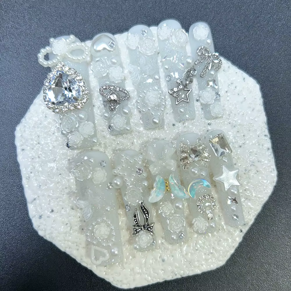 Ongles press-on japonais Jirai blancs faits à la main