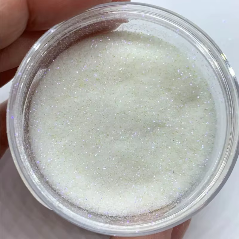 Poudre irisée blanche pour ongles