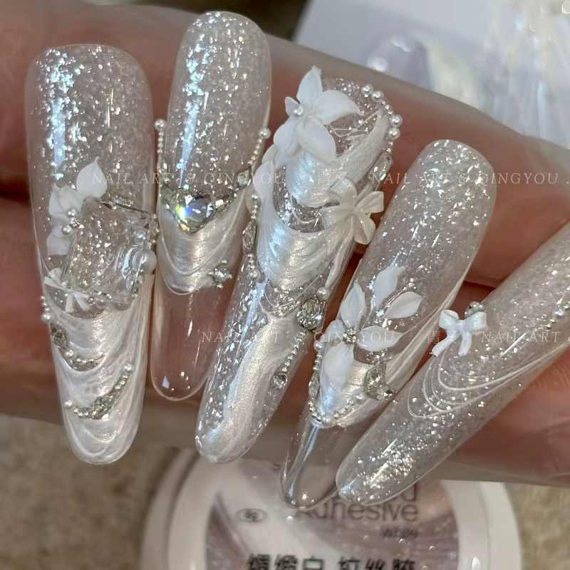 Gel extensible blanc soyeux pour ongles