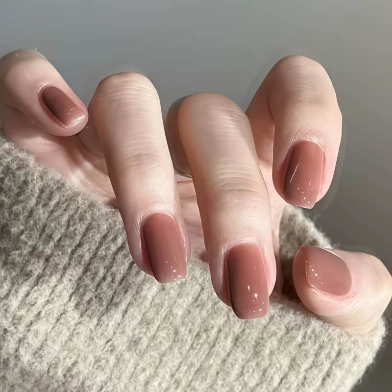 NOCIS 14ml Un vernis à ongles rouge-brun haut de gamme pour l'automne et l'hiver qui crée une ambiance magnifique