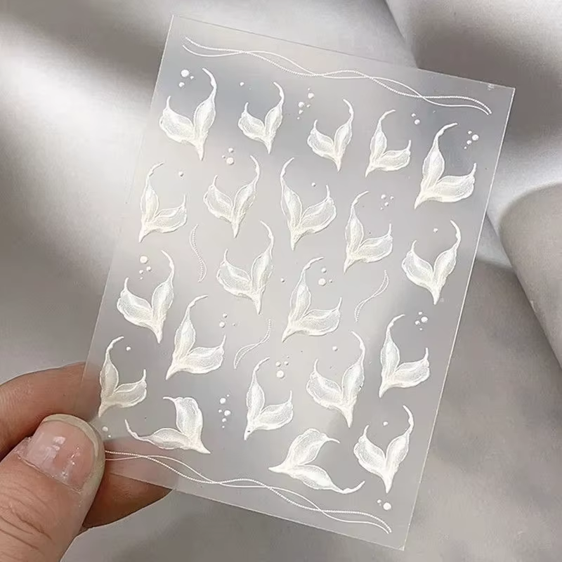 Autocollants pour ongles en queue de poisson blanche