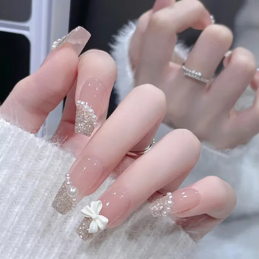 Faux Ongles Français N64.avec Pointes de Diamants