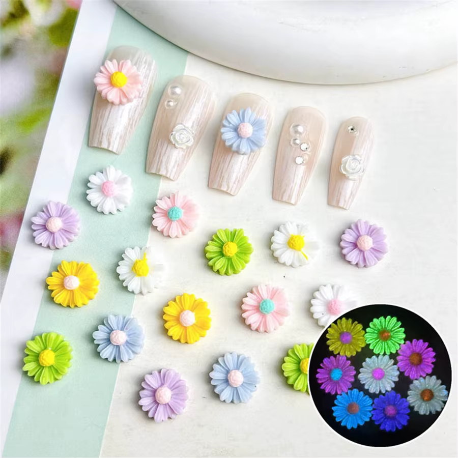 Breloques d'art d'ongle de résine de conception de fleur d'été