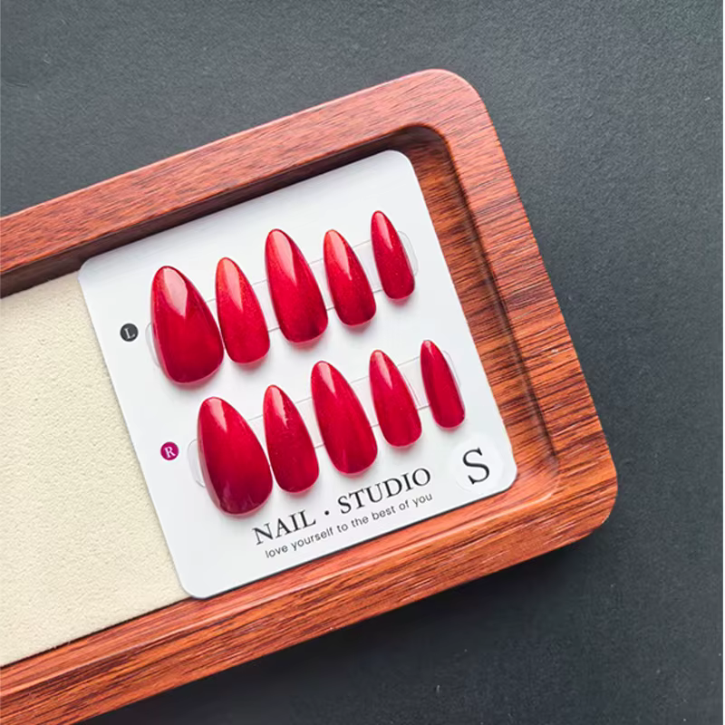 10 pcs Presse à ongles faite à la main-Amande - Pois rouge cerise