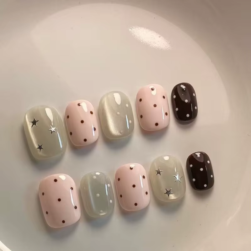 Nouveaux faux ongles faits main