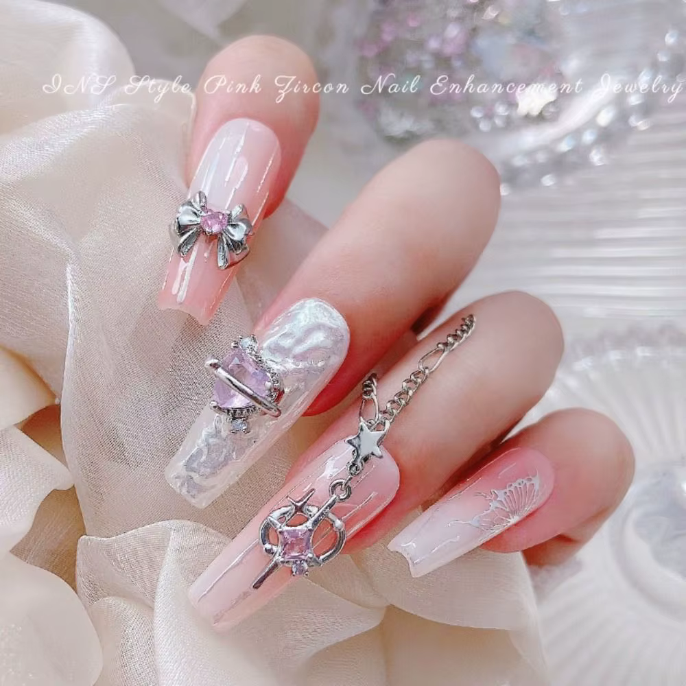 Breloques de luxe légères pour ongles