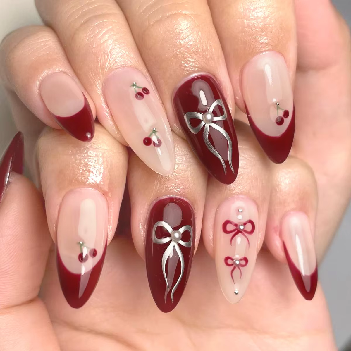 Presse rouge cerise sur les ongles 24 pièces couleur unie faux