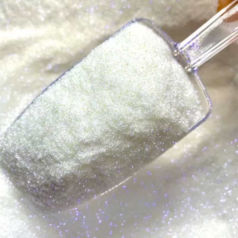 Poudre irisée blanche pour ongles
