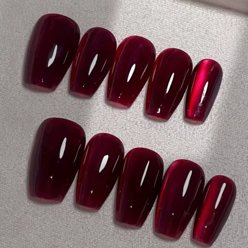 24 pièces oeil de chat rouge portant des ongles cerise