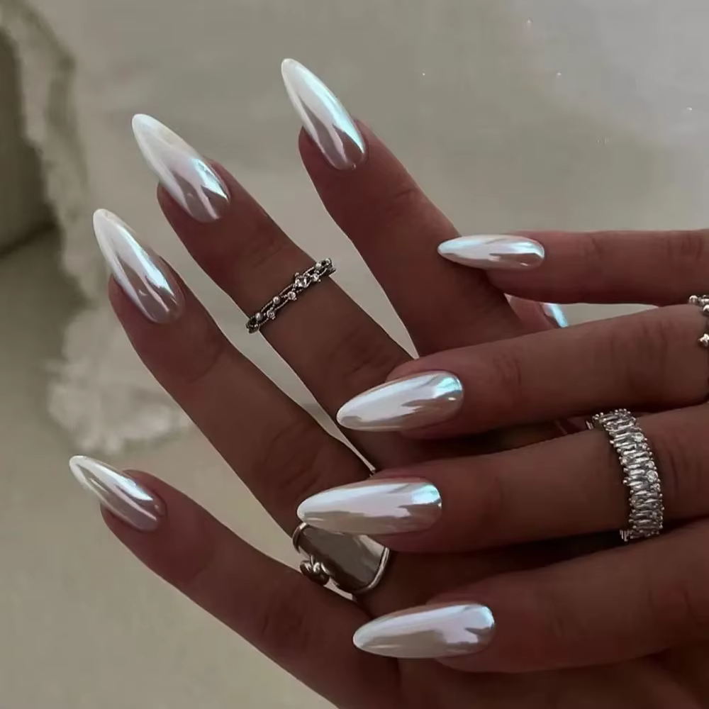 Perlescent brillant nu couleur unie Nail Art mode mousseux amande faux ongles détachable fini
