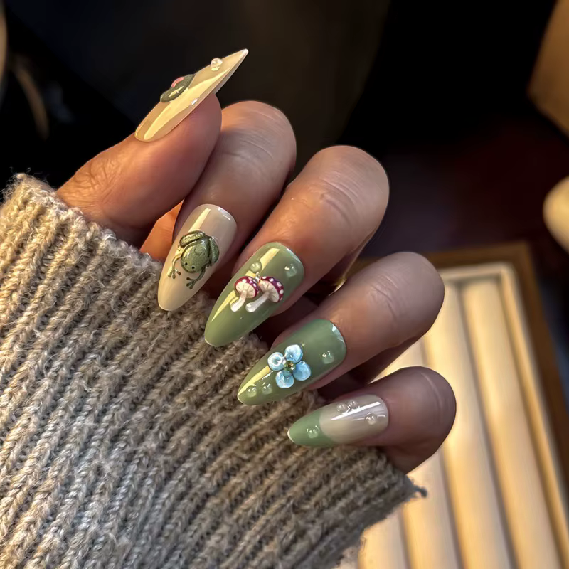 24 faux ongles à presser en amande