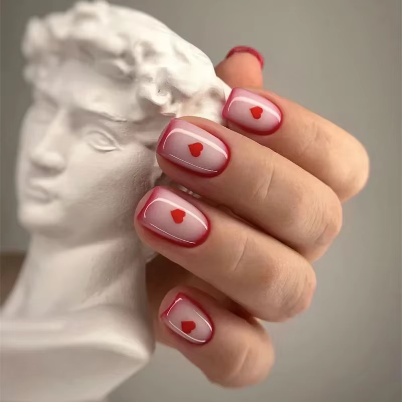 Faux ongles rouge brillant de style japonais coréen pour femme