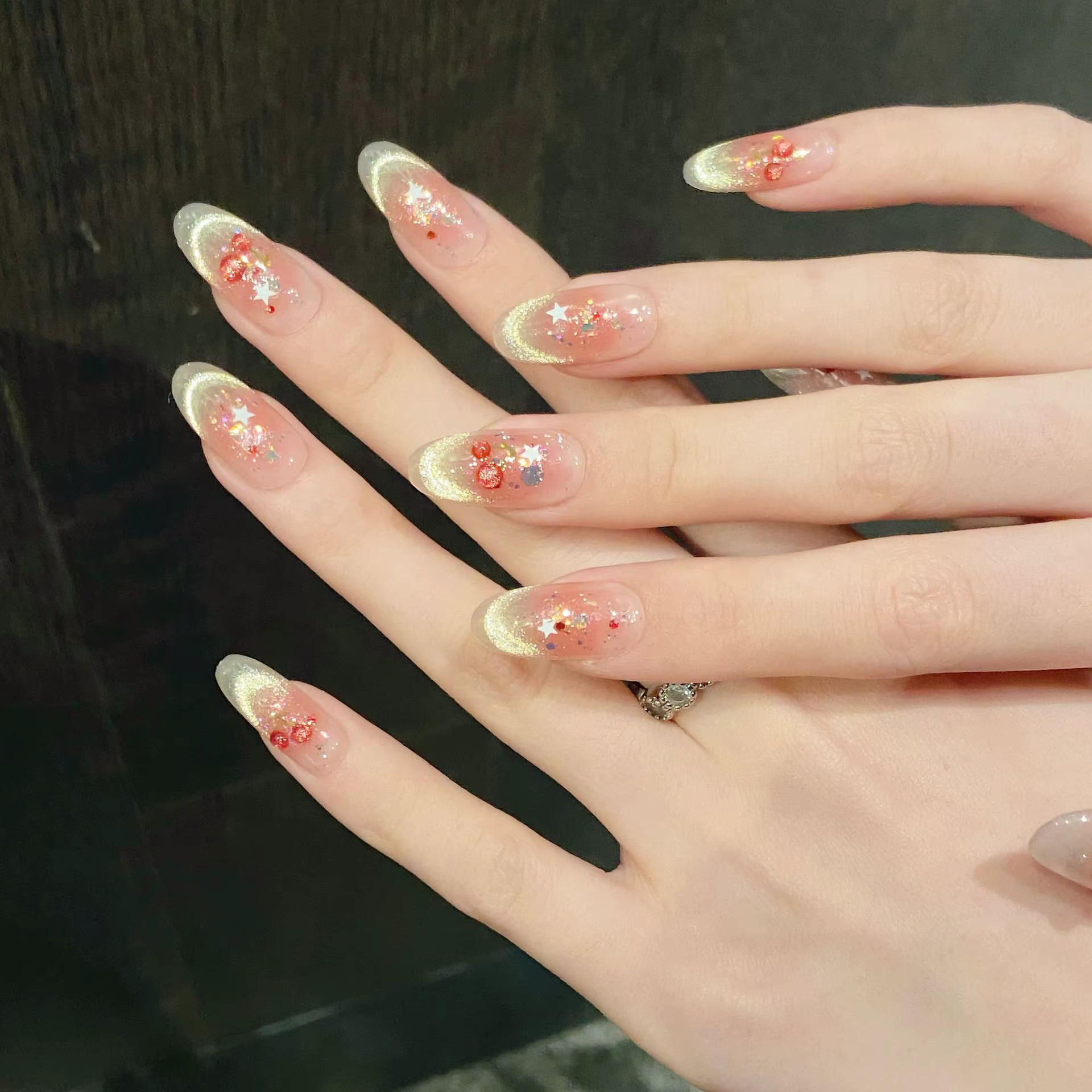 Faux ongles à pression cerise douce pour femmes et filles