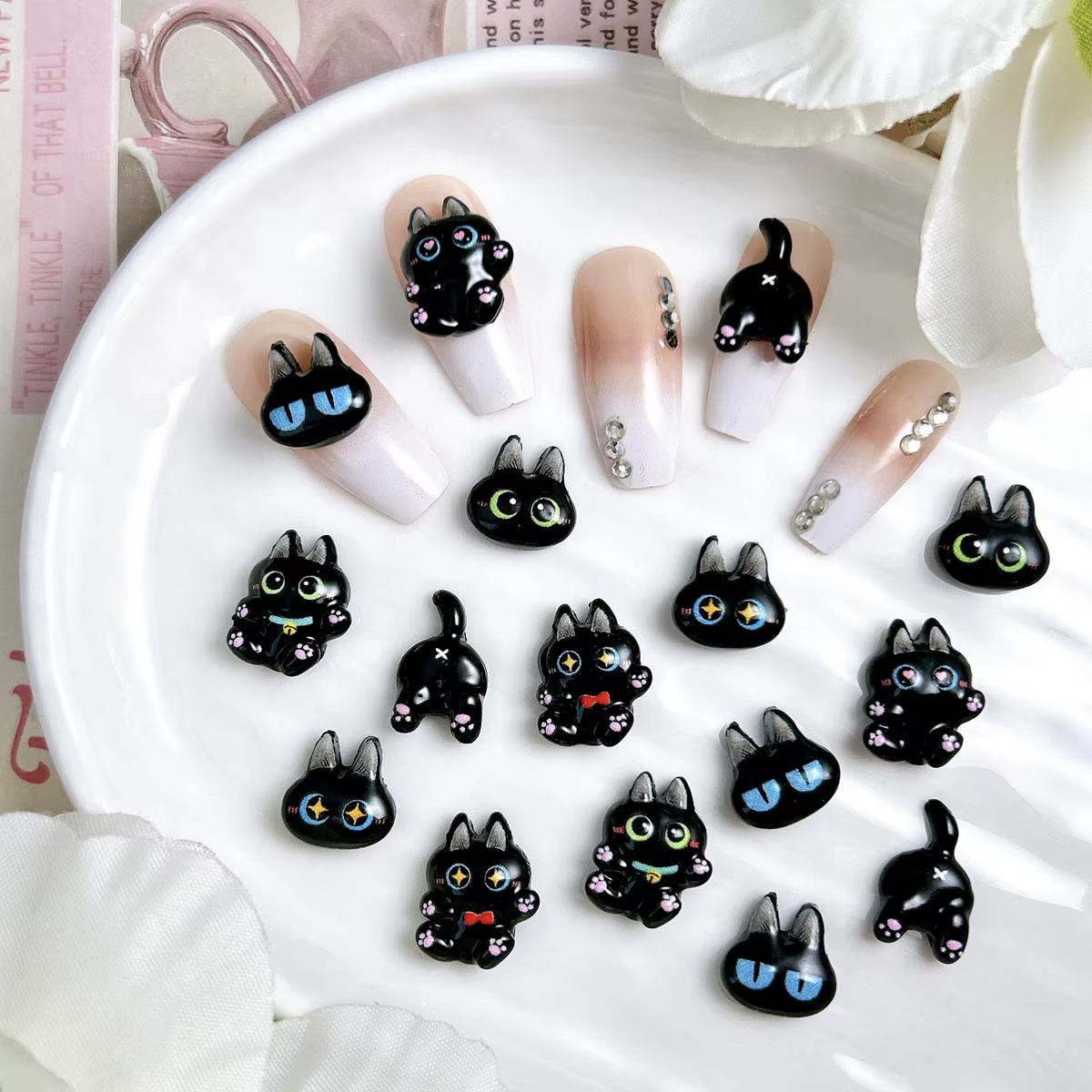 20 pièces dessin animé créatif chat noir série Nail Art breloques 3D lumineux adorables Expressions chats décorations d'ongles bricolage épingle à cheveux ongles