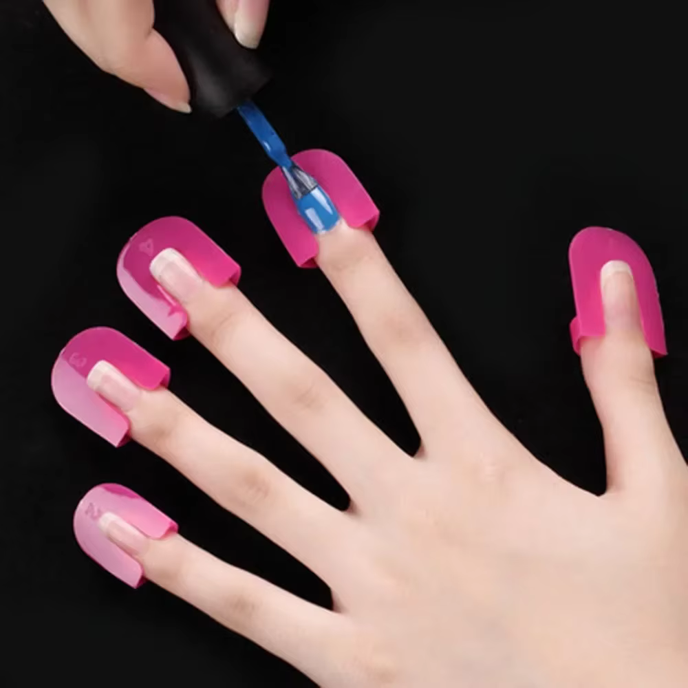 Bouclier de vernis en forme de courbe G