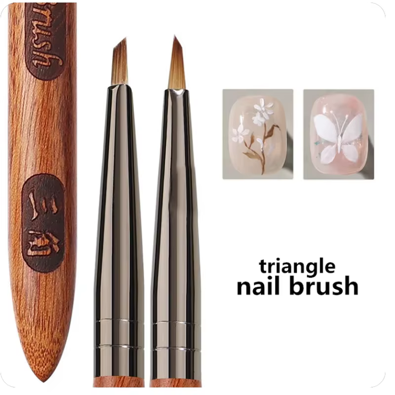 Brosse triangulaire pour Nail Art