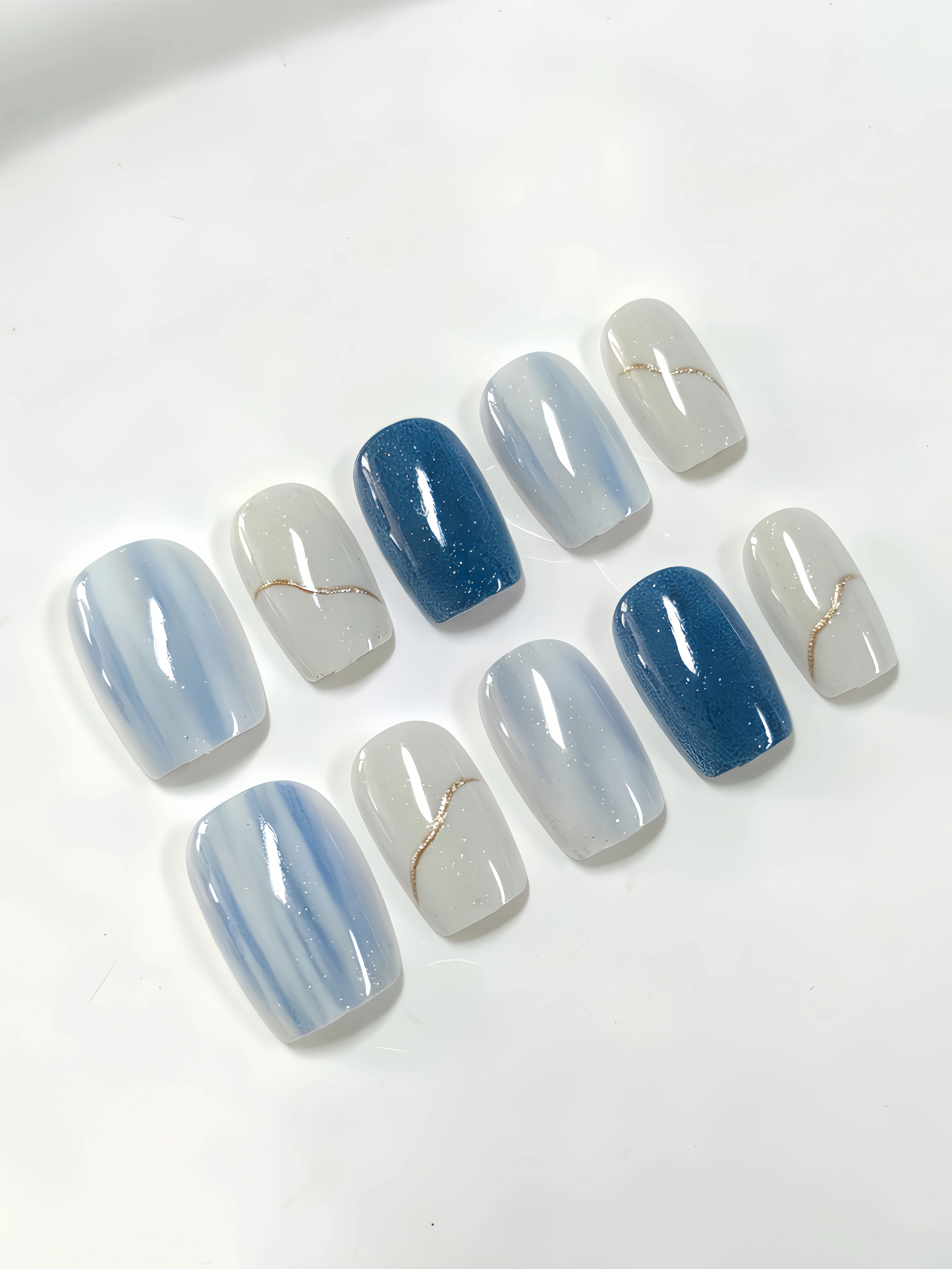 10 faux ongles carrés courts