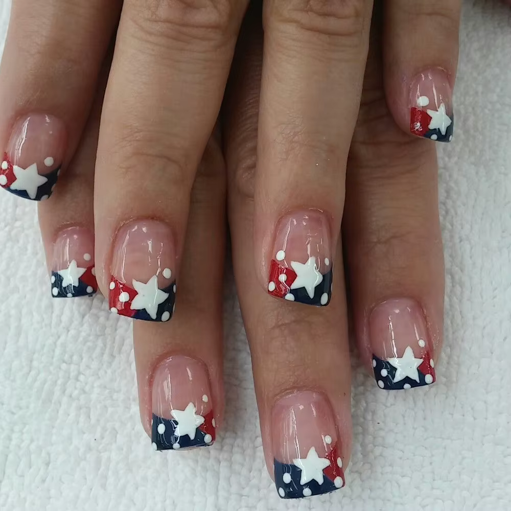 Faux ongles carrés courts pour femmes