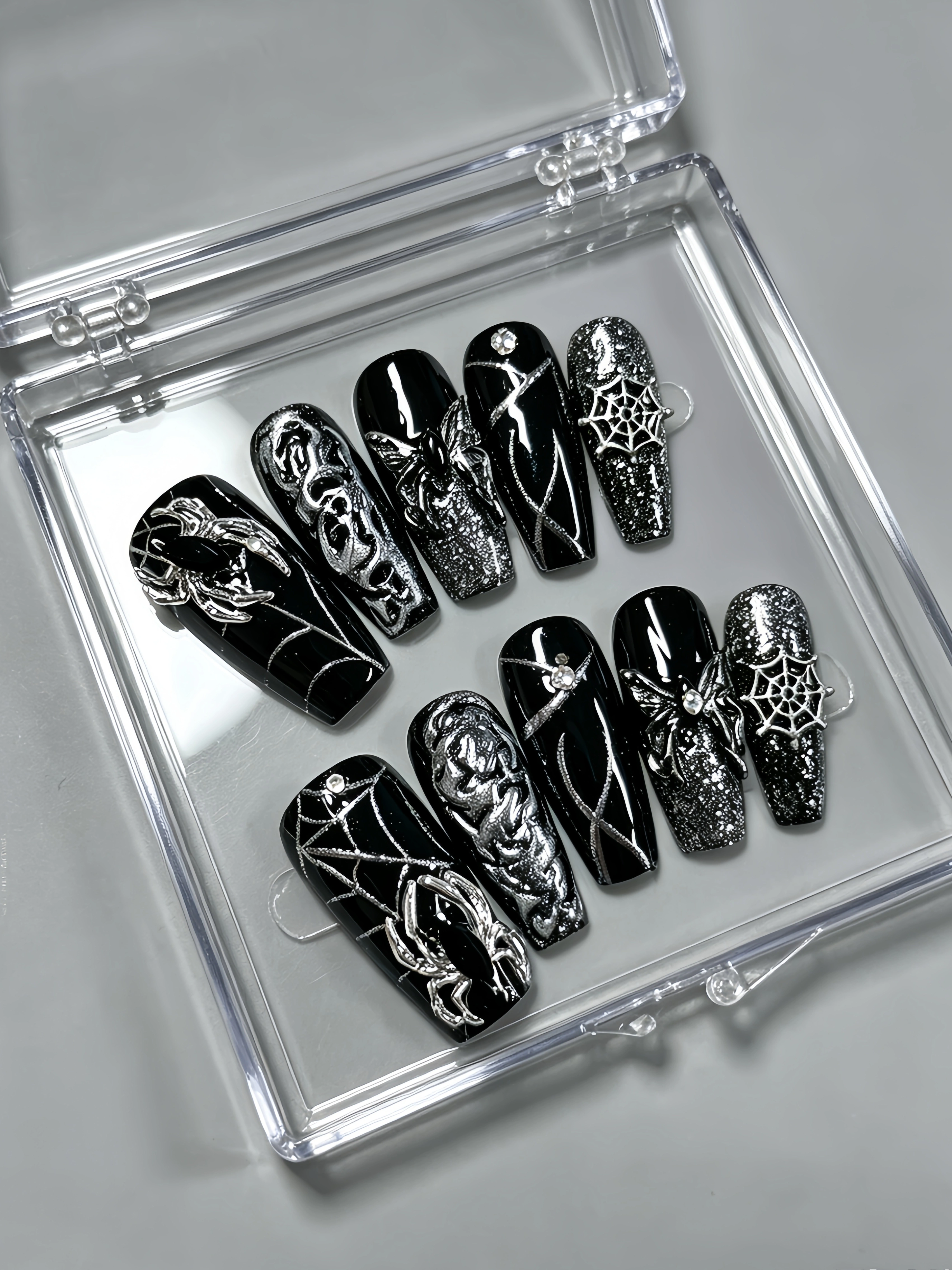 10 faux ongles noirs à paillettes argentées dégradées