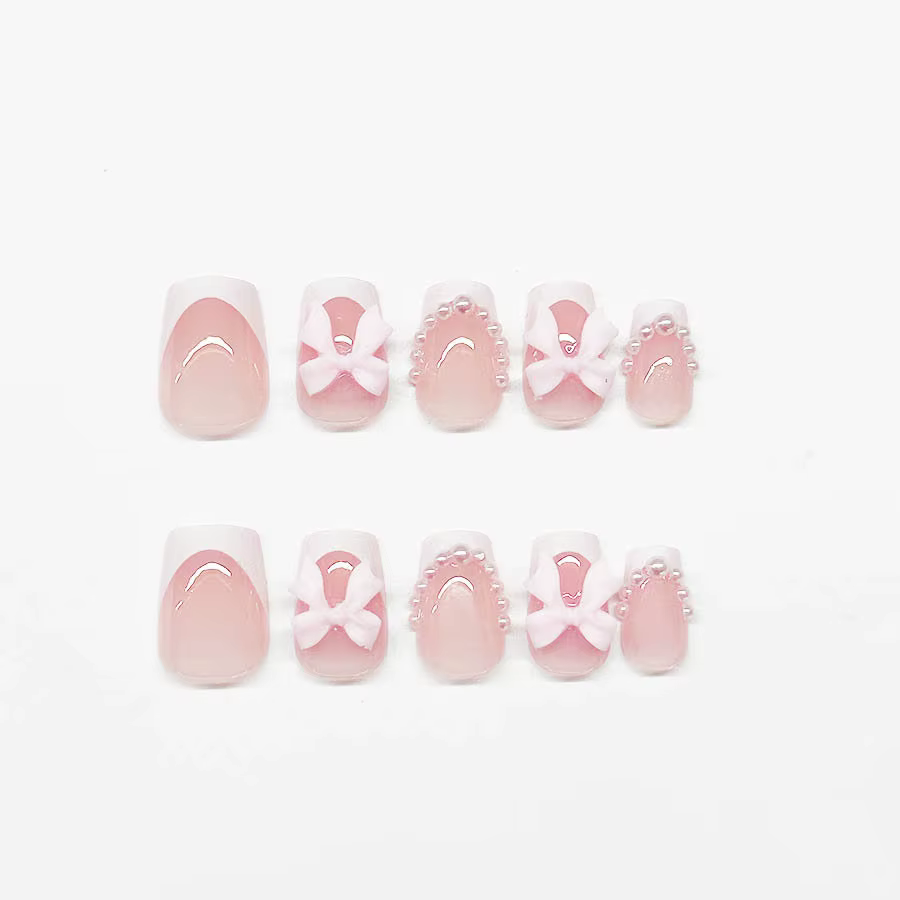 24 pièces mode faux ongles avec Design court