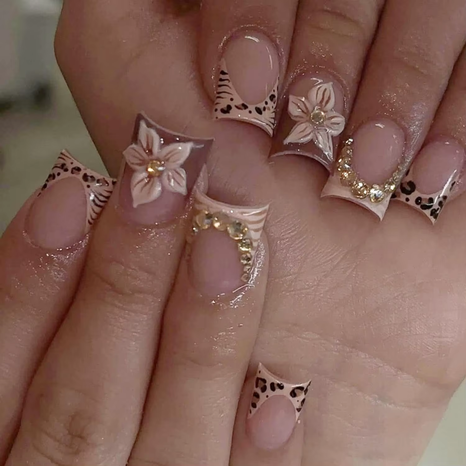 24 faux ongles de style français à motif léopard - Style Hot Girl