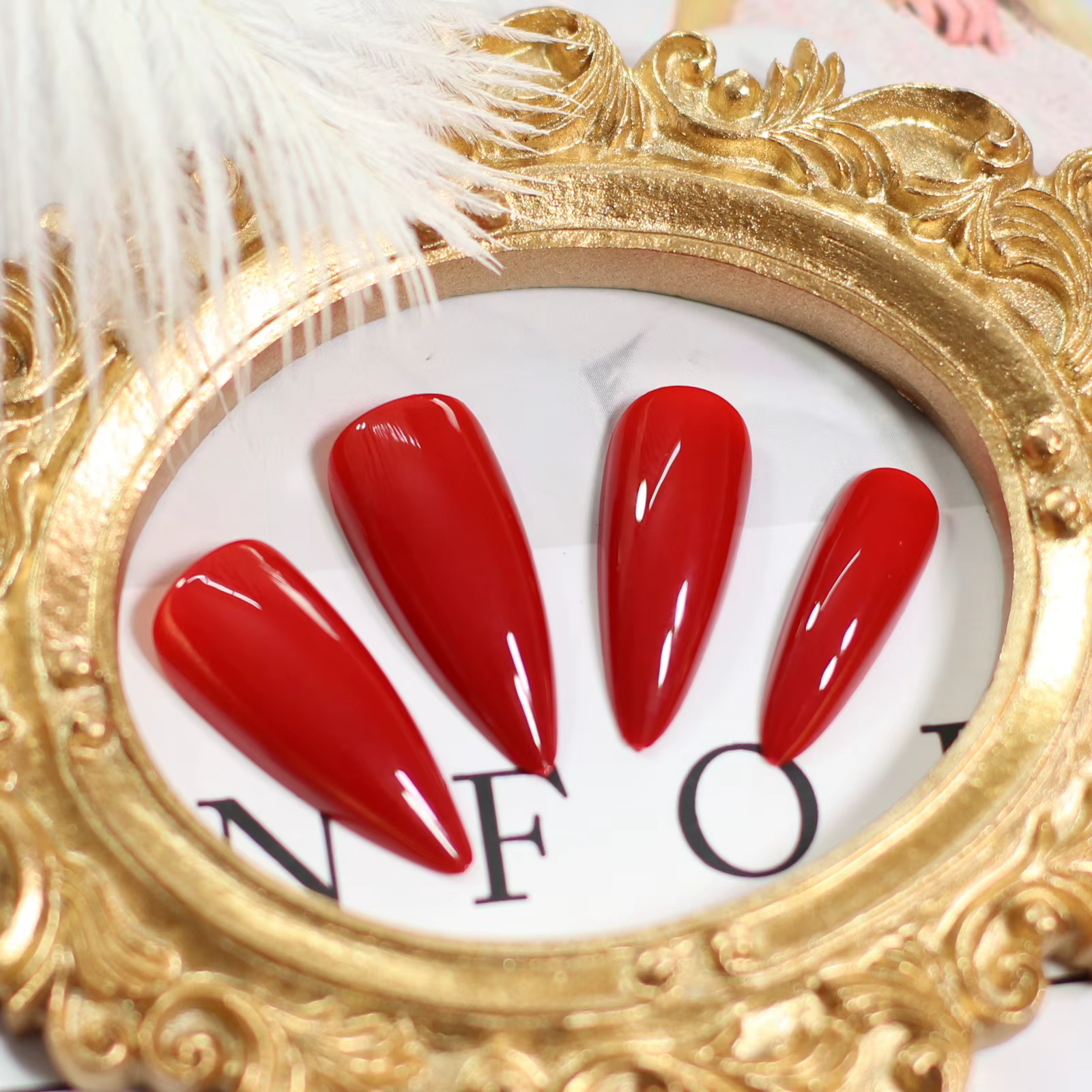 presse sur faux ongles stiletto finitions rouge brillant