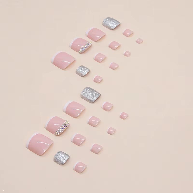 24 faux ongles de pieds avec colle