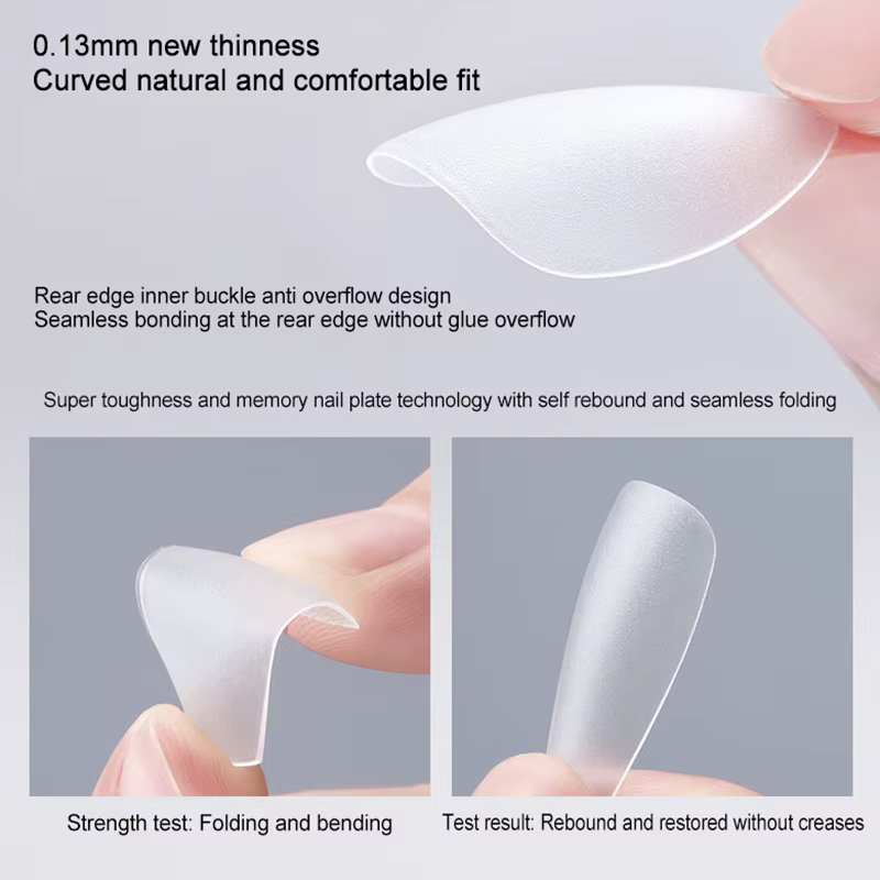 Faux ongles courts en amande givrée