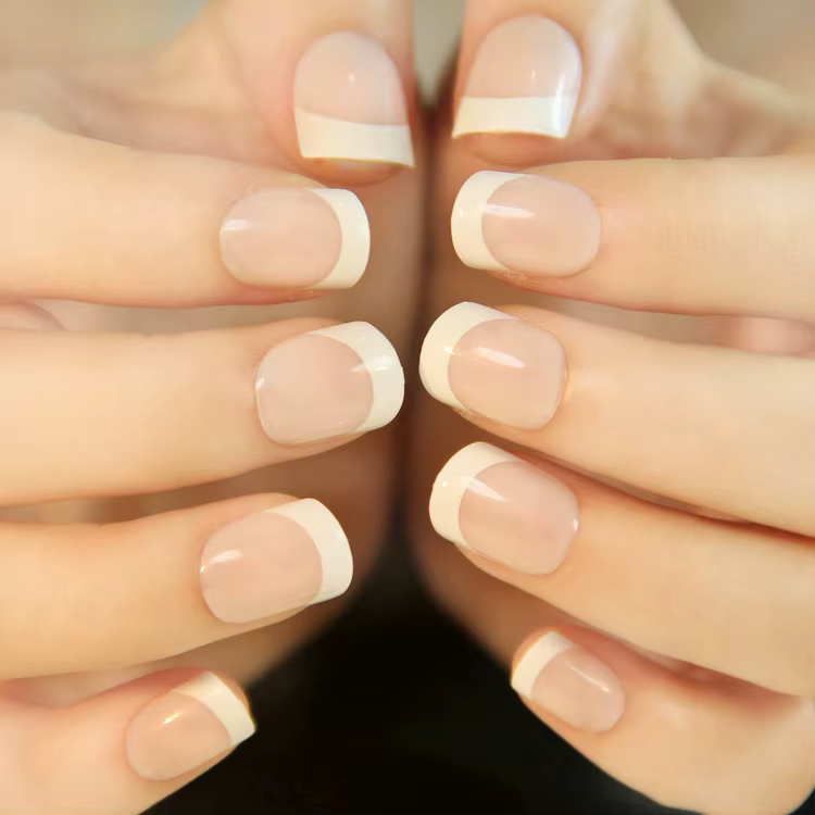 Faux ongles français classiques