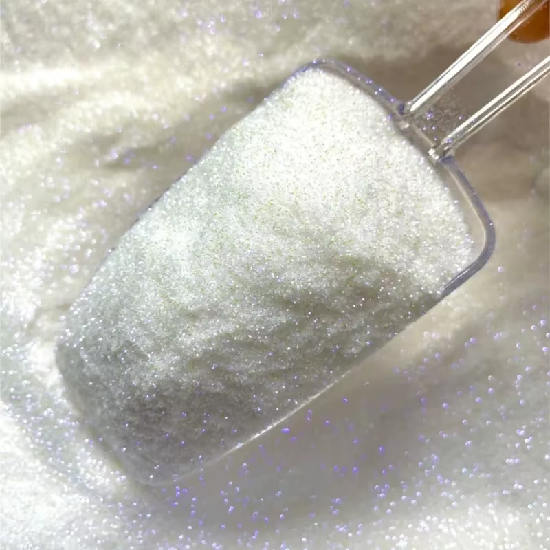 Poudre irisée blanche pour ongles