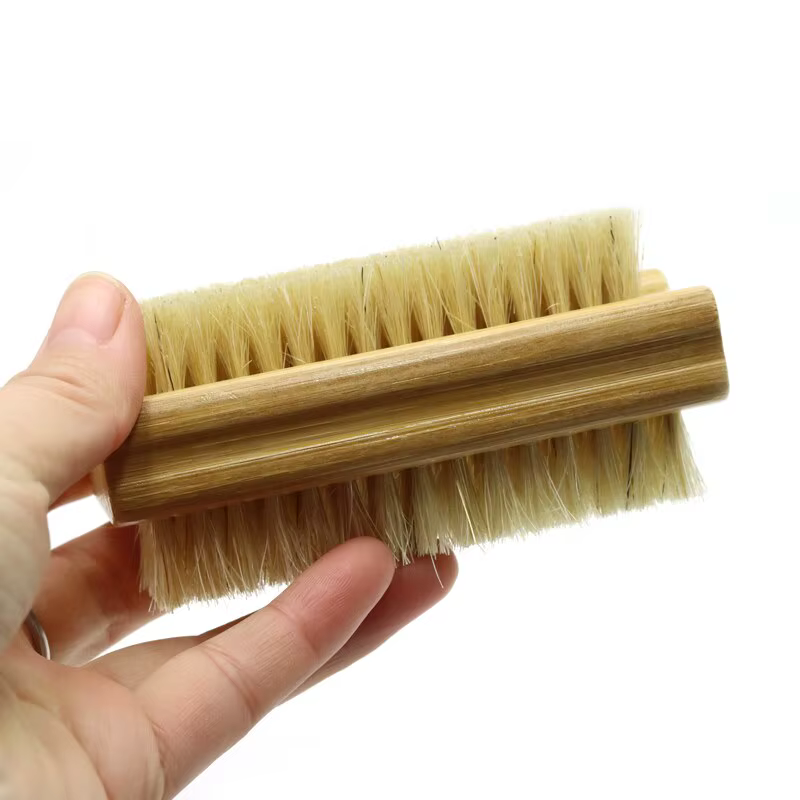Brosse à Ongles Double Face avec Manche en Bois pour Manucure et Pédicure